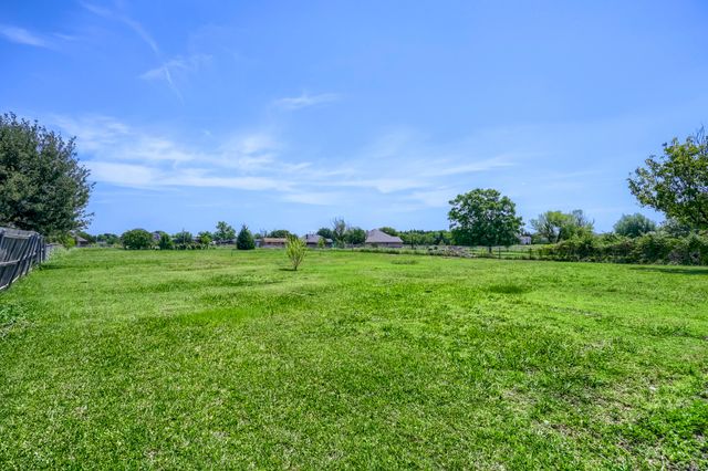 16018 University Drive, Forney, TX 75126