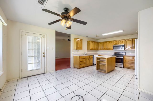 16018 University Drive, Forney, TX 75126