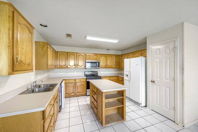 16018 University Drive, Forney, TX 75126