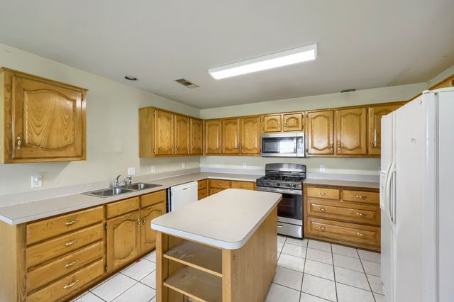 16018 University Drive, Forney, TX 75126
