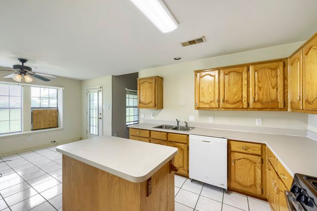 16018 University Drive, Forney, TX 75126