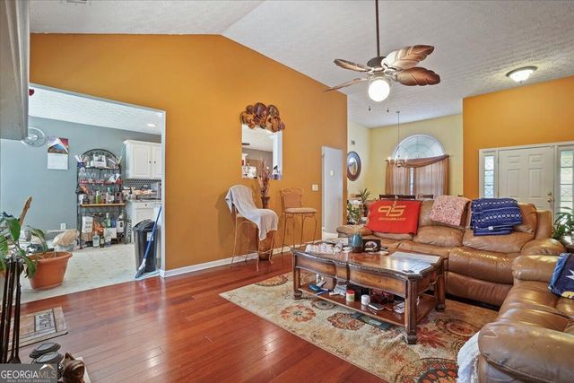 915 Harbins View Drive, Dacula, GA 30019