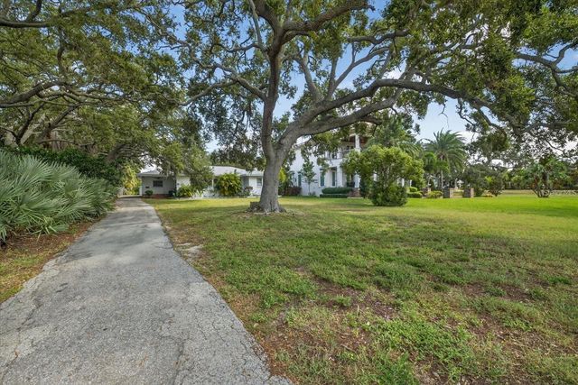 215 EDGEWATER DRIVE, Dunedin, FL 34698