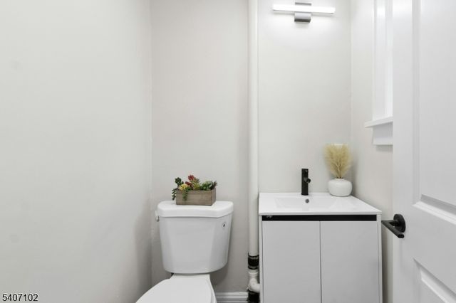 737 BAILEY AVE, Elizabeth City, NJ 07208