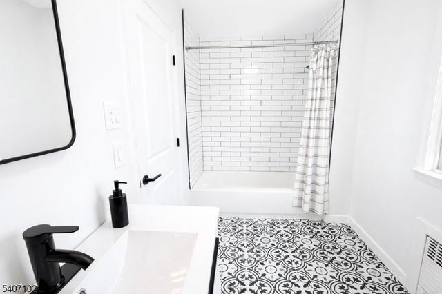 737 BAILEY AVE, Elizabeth City, NJ 07208