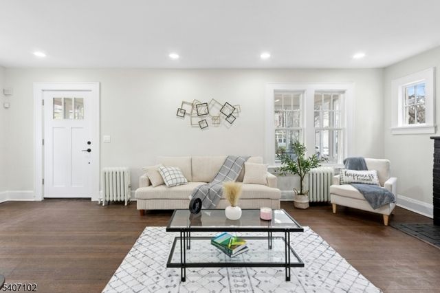 737 BAILEY AVE, Elizabeth City, NJ 07208