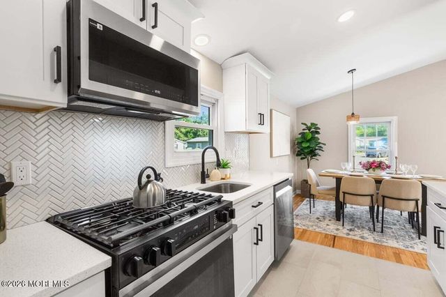 35 Deer Way, Manalapan, NJ 07726