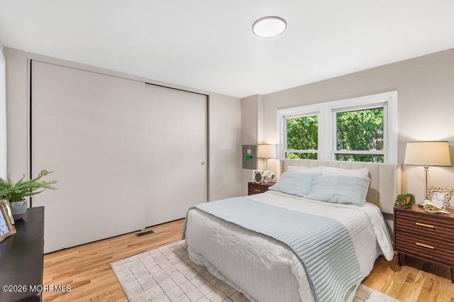 35 Deer Way, Manalapan, NJ 07726