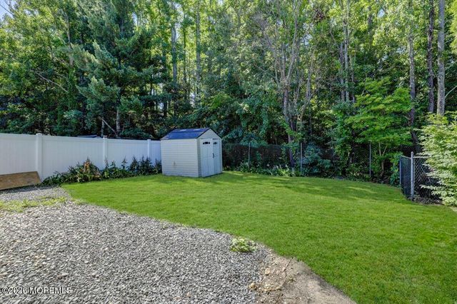 35 Deer Way, Manalapan, NJ 07726