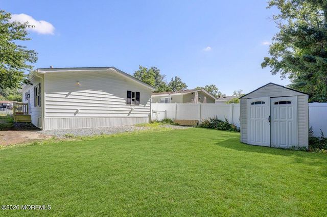 35 Deer Way, Manalapan, NJ 07726