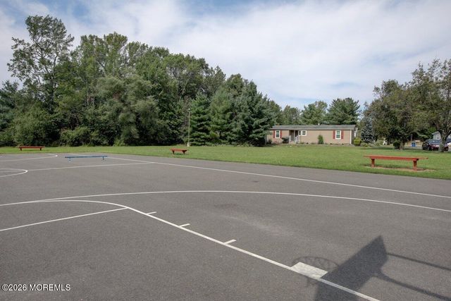 35 Deer Way, Manalapan, NJ 07726