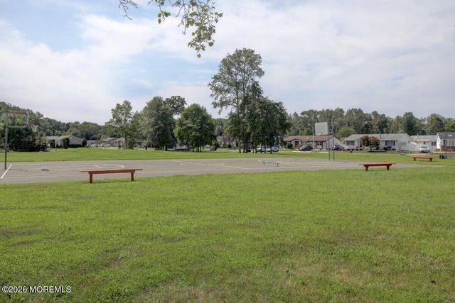 35 Deer Way, Manalapan, NJ 07726