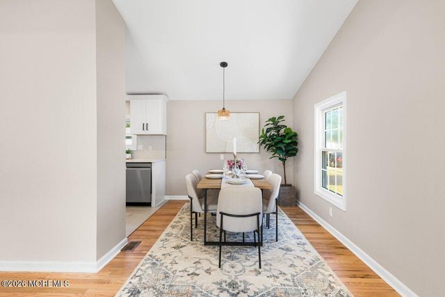 35 Deer Way, Manalapan, NJ 07726