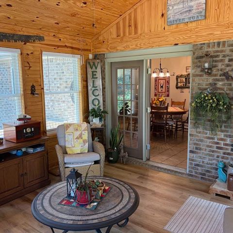 3429 Point Mason Rd, Big Sandy, TN 38221