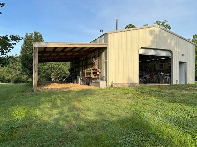 3429 Point Mason Rd, Big Sandy, TN 38221