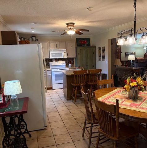 3429 Point Mason Rd, Big Sandy, TN 38221