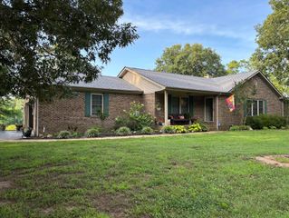 3429 Point Mason Rd, Big Sandy, TN 38221