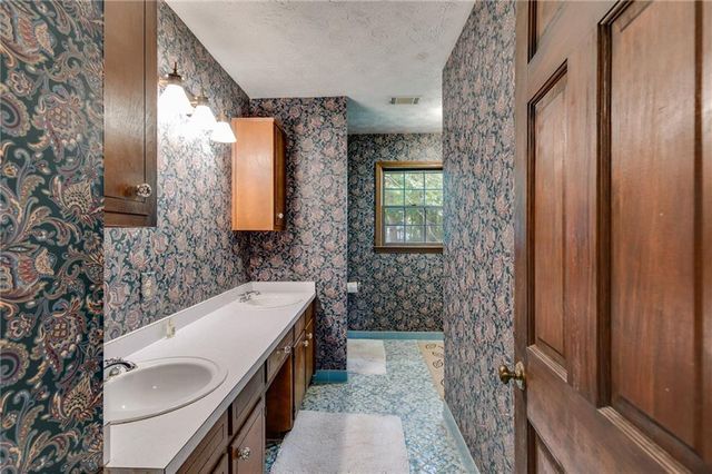 5471 S Lake Drive, Douglasville, GA 30135