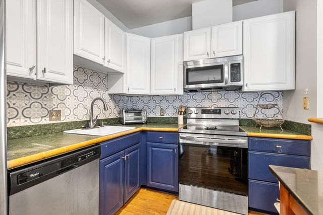 106 13th St 202, Boston, MA 02129