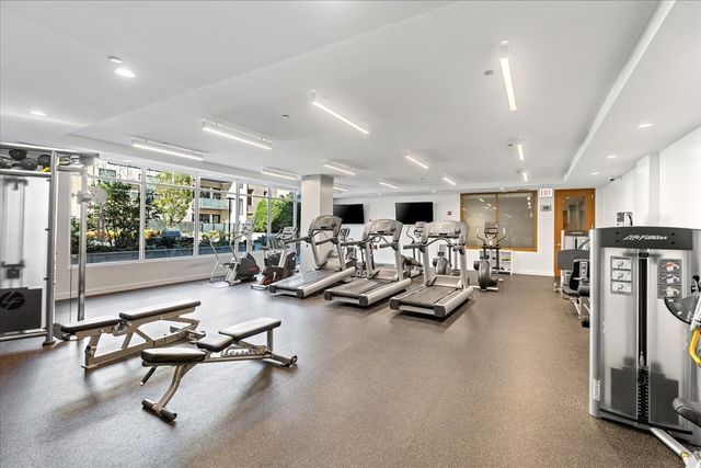 540 W Webster Avenue 311, Chicago, IL 60614