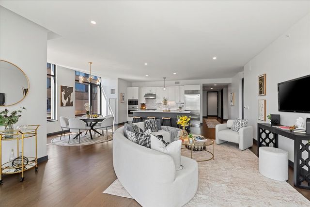 540 W Webster Avenue 311, Chicago, IL 60614