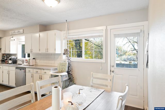 1425 Marshall Dr SE, Salem, OR 97302