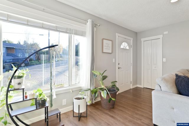 1425 Marshall Dr SE, Salem, OR 97302