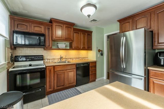 13 Apache Trl, Rockaway Twp., NJ 07866