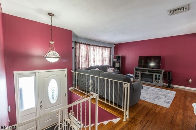 13 Apache Trl, Rockaway Twp., NJ 07866