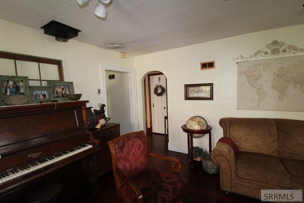 Image 13 of property listing at 419 W Grand Avenue, Arco, ID 83213