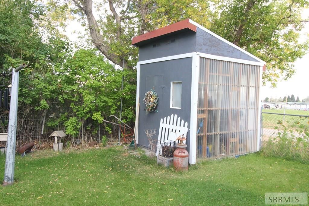 Image 23 of property listing at 419 W Grand Avenue, Arco, ID 83213