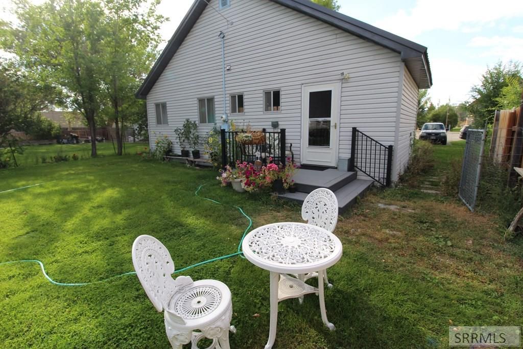 Image 25 of property listing at 419 W Grand Avenue, Arco, ID 83213