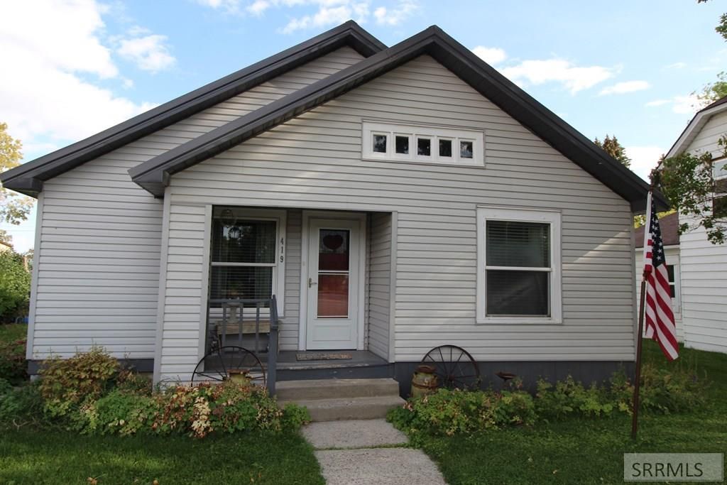 Image 27 of property listing at 419 W Grand Avenue, Arco, ID 83213