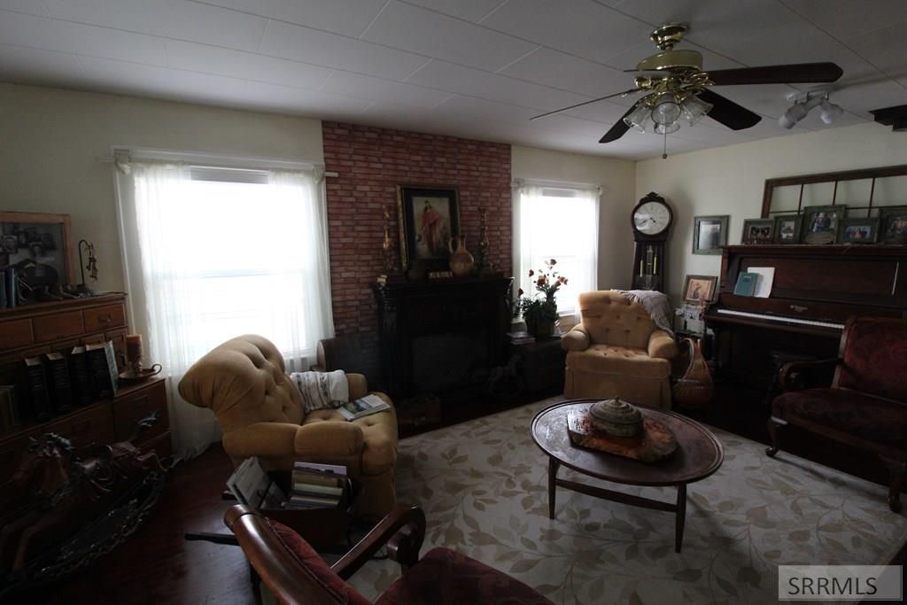 Image 9 of property listing at 419 W Grand Avenue, Arco, ID 83213