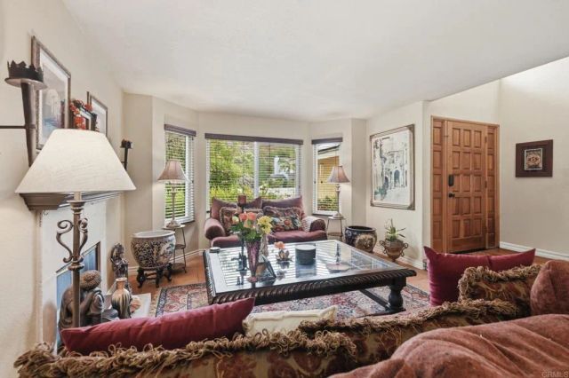 3679 Cameo Dr, Oceanside, CA 92056