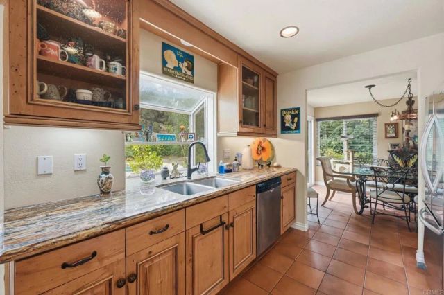 3679 Cameo Dr, Oceanside, CA 92056