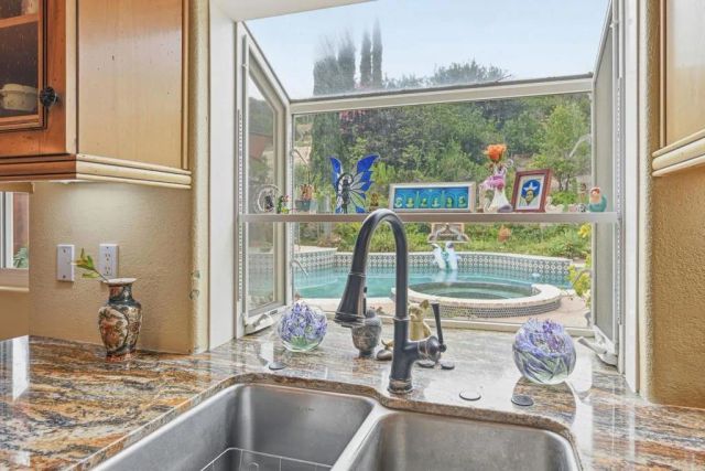 3679 Cameo Dr, Oceanside, CA 92056