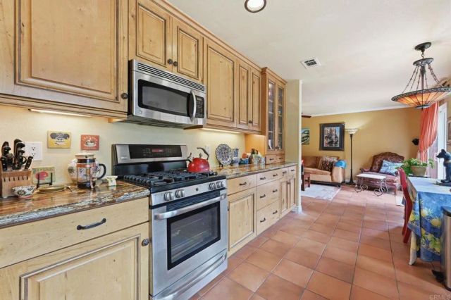 3679 Cameo Dr, Oceanside, CA 92056