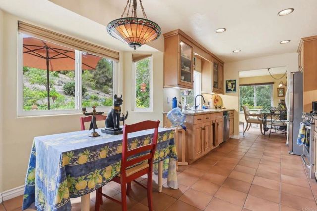 3679 Cameo Dr, Oceanside, CA 92056