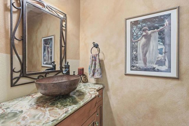 3679 Cameo Dr, Oceanside, CA 92056