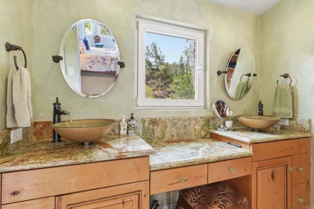 3679 Cameo Dr, Oceanside, CA 92056