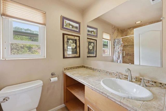 3679 Cameo Dr, Oceanside, CA 92056