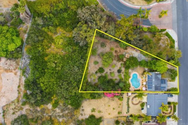 3679 Cameo Dr, Oceanside, CA 92056