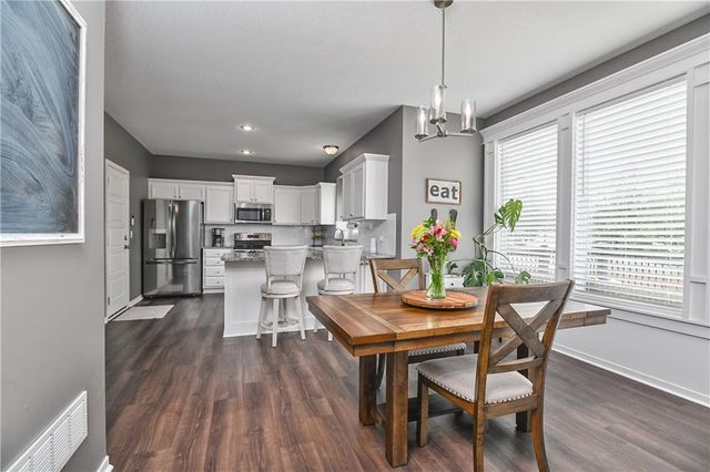 5200 Meadowsweet Lane, Shawnee, KS 66226