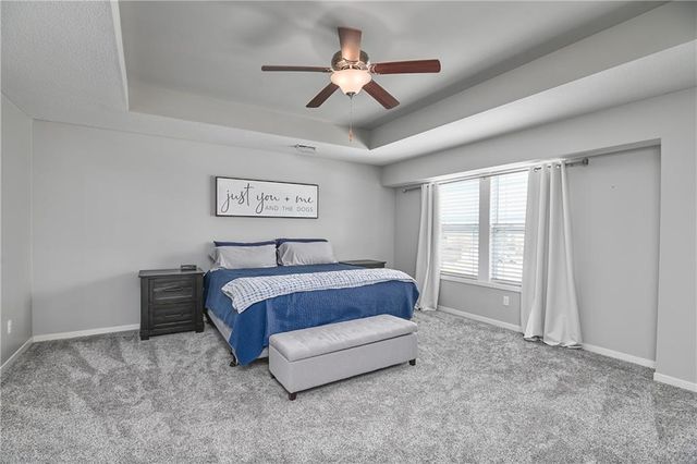 5200 Meadowsweet Lane, Shawnee, KS 66226