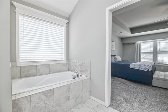 5200 Meadowsweet Lane, Shawnee, KS 66226