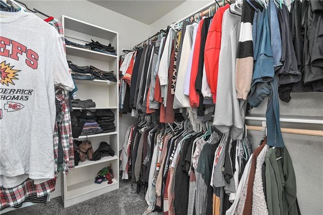 5200 Meadowsweet Lane, Shawnee, KS 66226