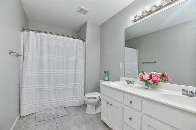 5200 Meadowsweet Lane, Shawnee, KS 66226