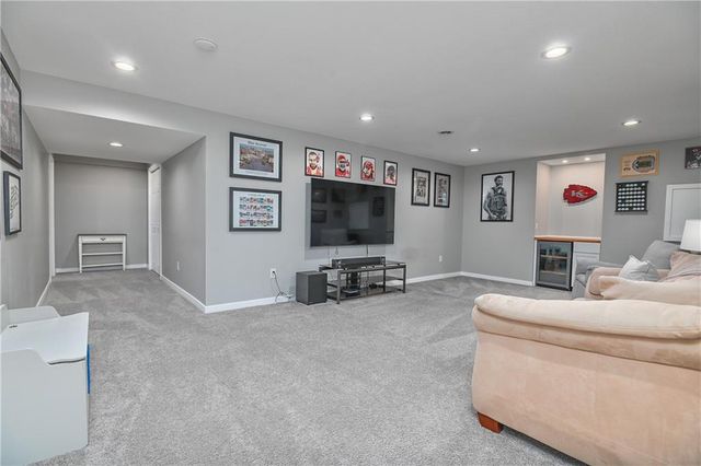 5200 Meadowsweet Lane, Shawnee, KS 66226