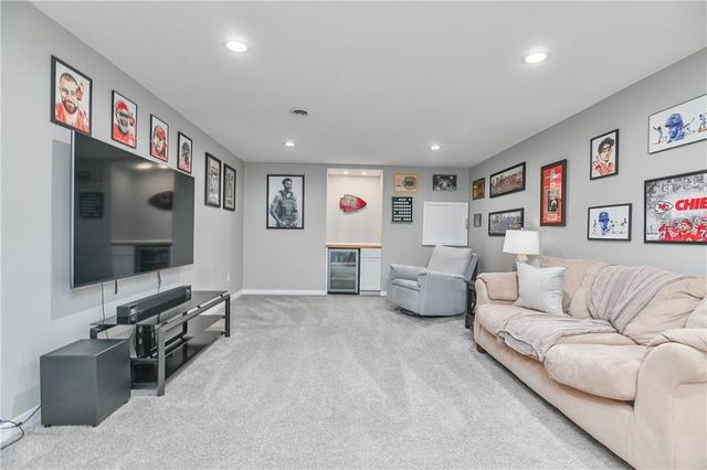 5200 Meadowsweet Lane, Shawnee, KS 66226